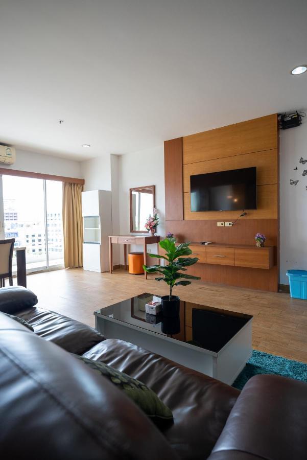 Walking Street Side View Talay 6 Apartemen Pattaya