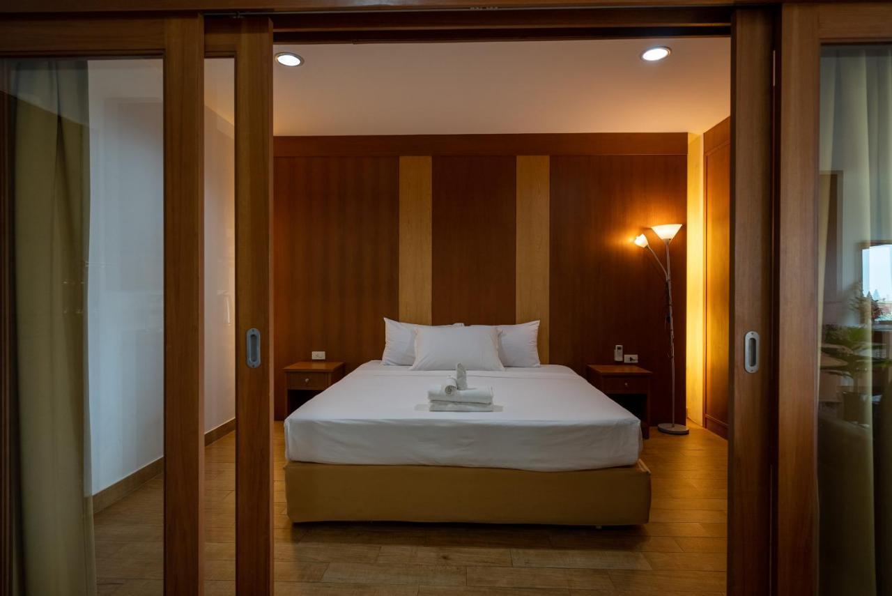 Apartemen Walking Street Side View Talay 6 *